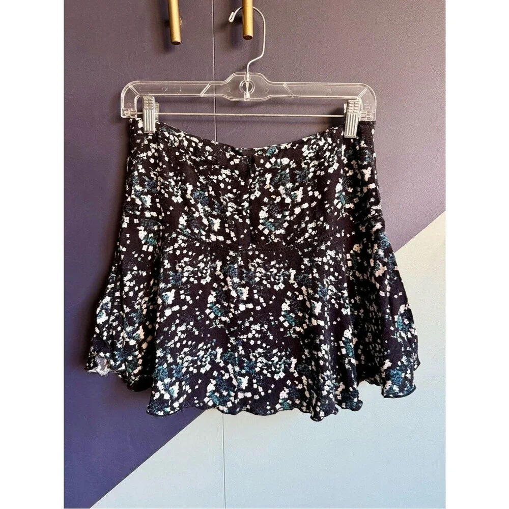 Aritzia Sunday Best Zelda Mini Skirt, Size 2, Black w/ White and Blue Flowers